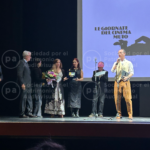 Andrea Cuarterolo junto a Georgina Torello y Paolo Cherchi-Usai, recibiendo el Premio Jean Mitry